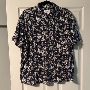 Goodfellow & Co Navy and White Leaf Print Shirt
